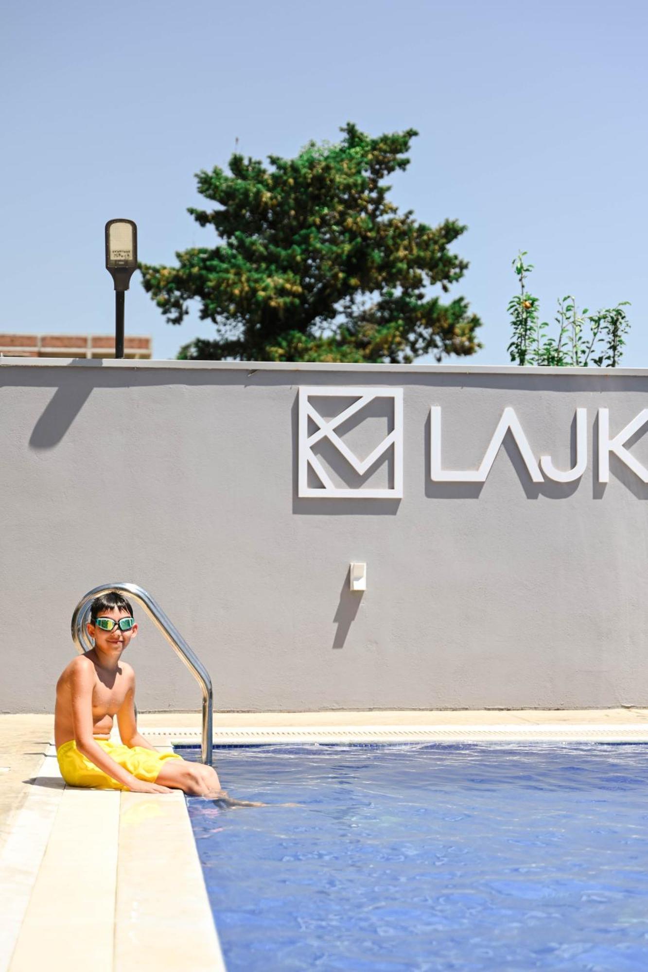 Hotel Lajka Luxury Ulcinj Kültér fotó